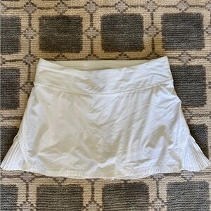 Lululemon Play of the Pleats Skirt White size 8